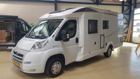 The Rolling palace – 4p Bürstner semi-integrated from 2012