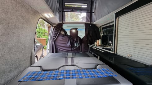 FreeDom – 2 berth Mercedes-Benz campervan