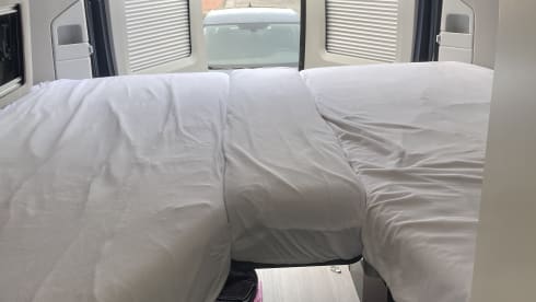 Adria twin Supreme fiat ducato automaat – Beautiful camper van for rent