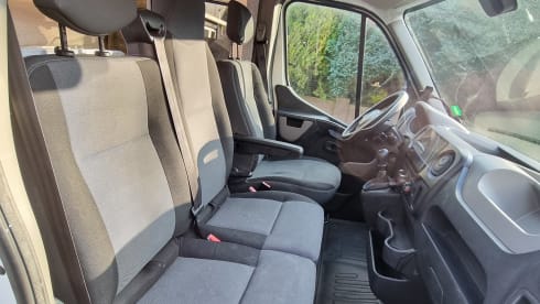 De EcoExpress – New: Luxury gas-free off-grid camper