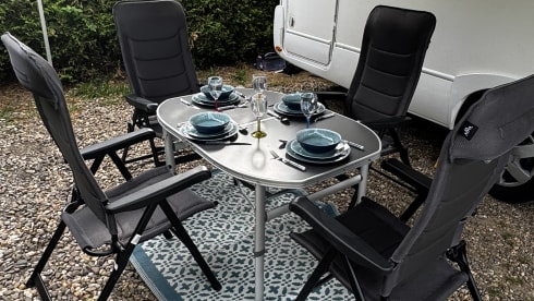 Bastard – Camping-car familial haut de gamme, 5 personnes, très complet avec inventaire