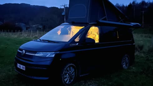 Go with the Flo – 4p Volkswagen campervan uit 2025