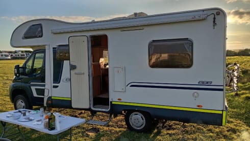 Mac – 6 berth Swift alcove from 2010