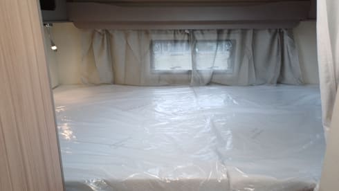 C19 – Knaus Traveler A705 XL Garage for 6 persons