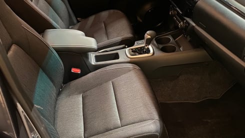 Real-Lite – Toyota Hilux (2025) with camper unit