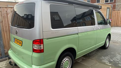 “Pomme” – 4p Volkswagen bus from 2023