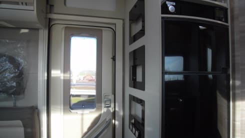 ADRIA Matrix SBC 670 - 50 jaar Silver Collection – "My camper is my castle" READY TO GO EVERYWHERE YOU NEED TO GO