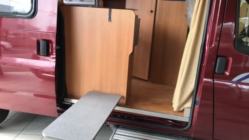 Klaas – FORD TRANSIT POSSL BUSCAMPER 2008