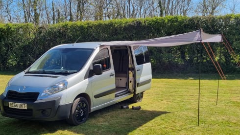 Rosie – 2 berth Peugeot campervan - waiting to share adventures with you