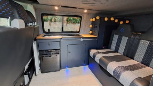 Campie – Volkswagen 'Poptop'  T5 Transporter Camper-van 