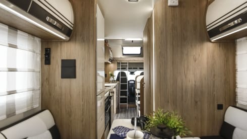 Best Social Space Motorhome, Auto Roller 746 2025