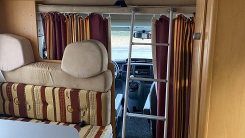 Elliot – Spacious 5-person Ford Trigano Elliot
