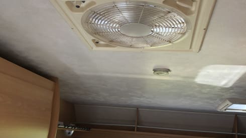 De Baron – Five berth Elnagh alcove Fiat Ducato