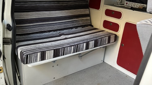 het witte schaap – 4p Volkswagen campervan uit 1997
