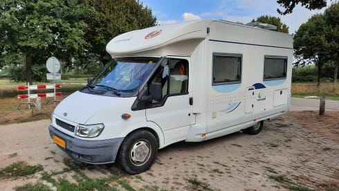 Floortje – Luxury self-sufficient semi-integrated (compact and very complete)