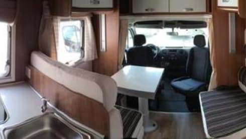 B-type – Luxury motorhome, semi-integrated with length beds