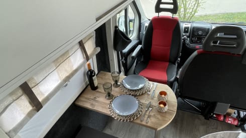 Flow  – On an adventure with this cool DIY Fiat Ducato MultiJet 150 185 HP