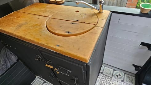 Big Bertha  – Einzigartiges Wohnmobil mit 3 Schlafplätzen