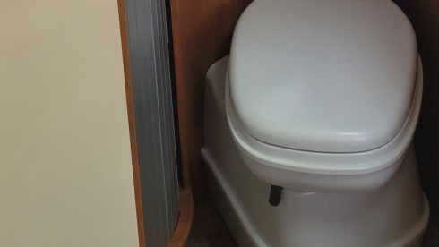 4p Renault semi-integrated from 2016