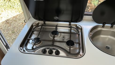 LiKaJo – Beautiful young 4-person Carado alcove from 2019