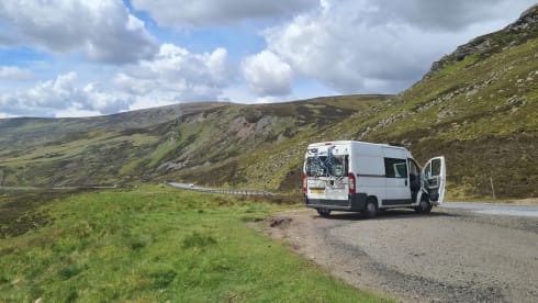 Bonnie – Cozy camper, your house on wheels! Perfect for wild camping.