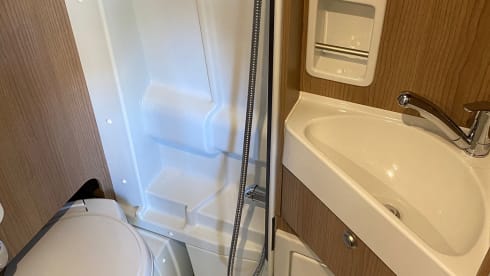 Almost new Malibu bus camper from 2020 with wifi