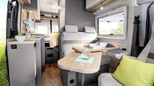 Ûnderweis=fries voor Onderweg – 2p Ford bus from 2023