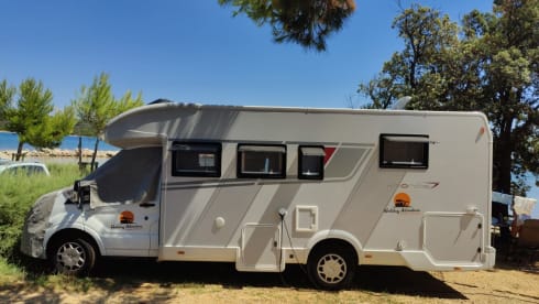 Holiday Adventure – 4p Roller Team semi-integrated uit 2022
