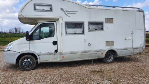 Ste – Comfortable camper for 4