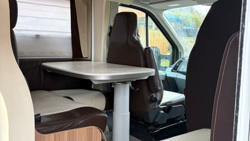 Rami – Ford camper met 5 slaapplaatsen uit 2015
