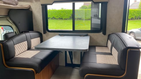 Fleetwood Ford E450 – C driving license. American 9 person big camper hire in the Netherlands