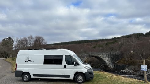 Sparrow_The_Van – 3 berth Peugeot campervan 