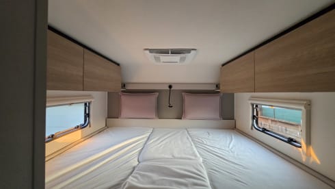 2026 NIEUW! – 🚐 LMC Spazioso semi-integrato per 3 persone