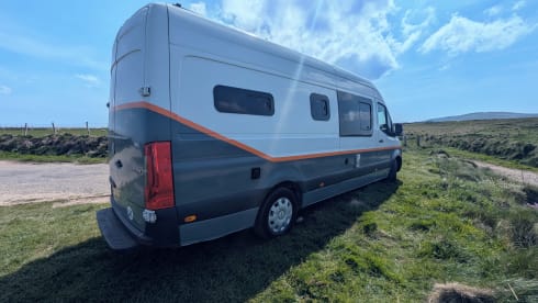 The Wanderer – 4 berth Mercedes-Benz Sprinter Off Grid 2018