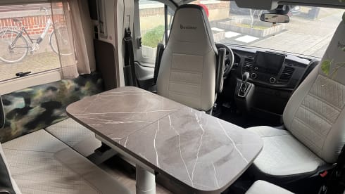 Benimar Cocoon 463 - semi-integrated - built in 2023