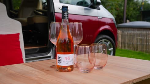 Amigo – 4p Volkswagen bus from 2016