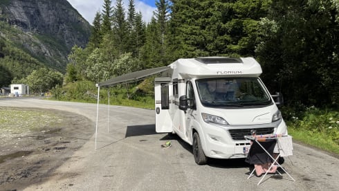 Florium – Luxury camper for 2 people (2020) from the Fleurette class segment!