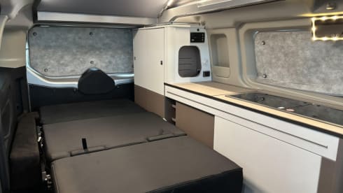 Campervan Bürstner per 4 persone, modello 2022.