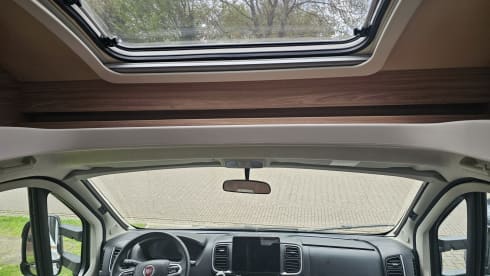 The HappyVan – 2 person fully equipped Bürstner automatic from 2024: The HappyVan