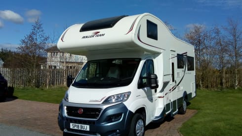 NC500 Highland Tourer – Auto Roller 746 motorhome - ideal for NC500 and Highlands