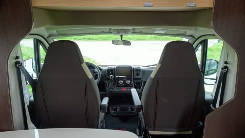 Max – Travel pleasure and freedom rent: mobile home for 5 people