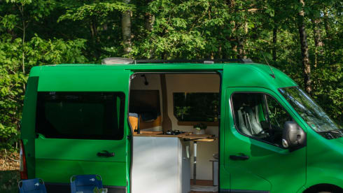 The Green House – Ein eigenständiger Luxus-Renault Master mit zwei Schlafplätzen!