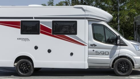 Felix – Roller Team Kronos 590 2025 – Wohnmobil mit 4 Schlafplätzen und Schaltgetriebe – Vollkaskoversicherung