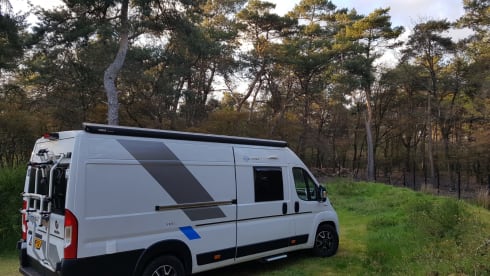 Sunliving – Sunliving Bus camper with bus biker 