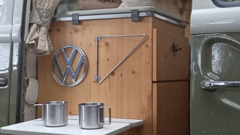 Natalie 1973 – 4 berth Volkswagen campervan from 1973