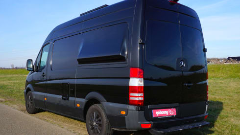 Unbound – 2p Mercedes buscamper (automaat)