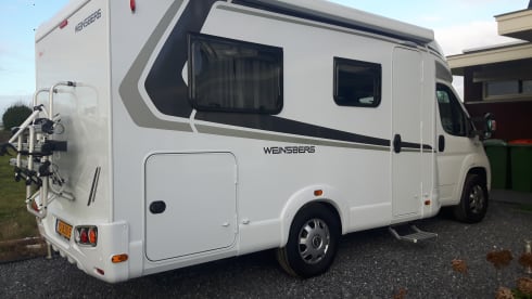 Modern camper with many extras