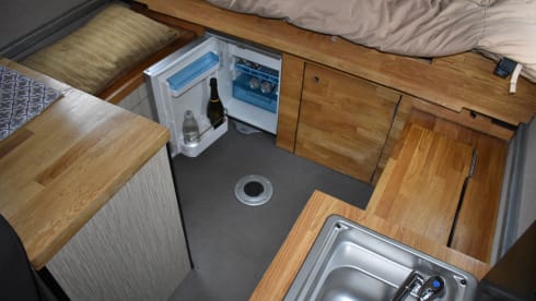 Blanco – 2 berth Volkswagen campervan from 2015