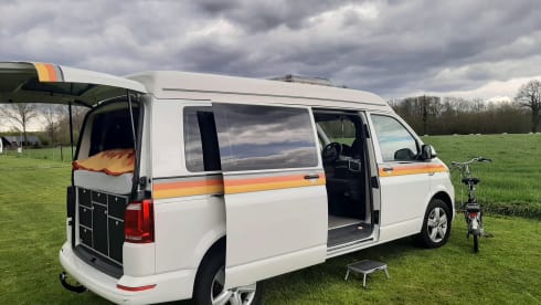 2p Volkswagen bus camper from 2017