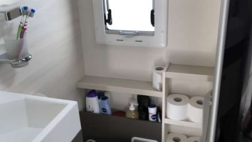 HappyCamper – On holiday with a 6-person Chausson Alcove Camper from 2018?